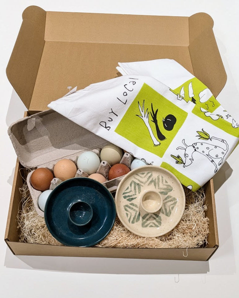 Gift Box (1 dozen eggs + 2 egg plates + tea towel)